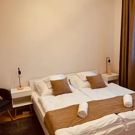 Europa Apartment *